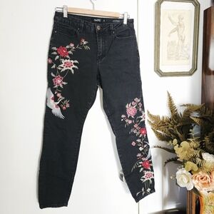 Nanette Lepore Floral Embroidered Birds Black HW Astor Skinny Jeans